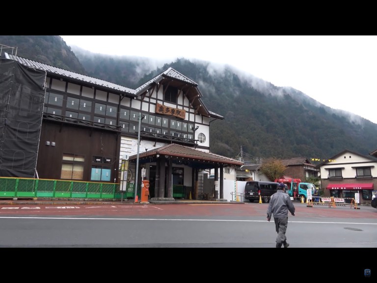 A0851F5F-9222-4B78-84D0-F9CFEB458A13