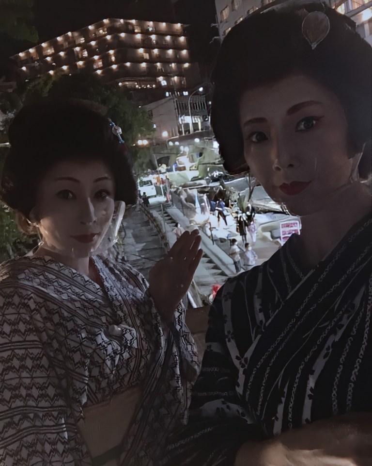 AB8C04B5-43AA-428C-BCF9-41151D34CD7E