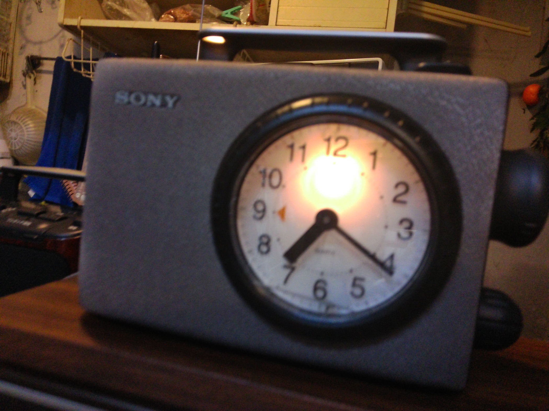 SONY アンティーク時計付き　ラジオ SONYがこんなに可愛い時計付きラジオを発売していたなんて！！2001年